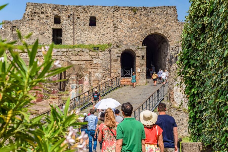 Pompeii: Small Group Tour with an Archaeologist - Timing, crowds, and the time after the tour