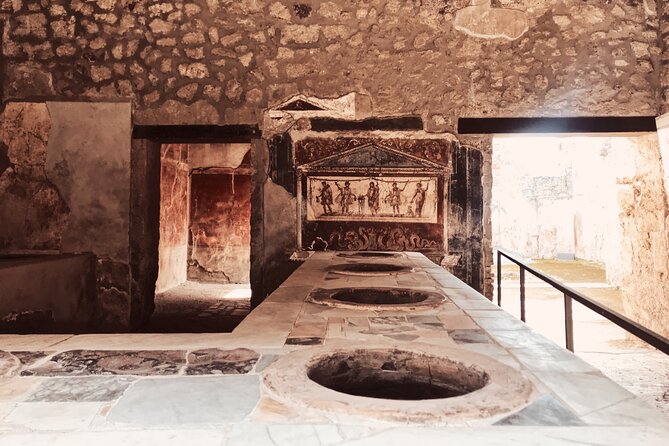 Pompeii Small Group with an Archaeologist and Skip The Line - Why an archaeologist changes Pompeii