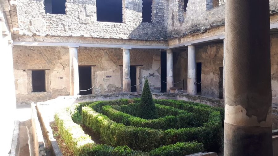 Pompeii Sunset tour for small group - What $52 buys you