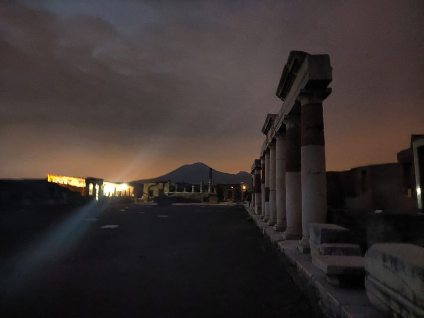Pompeii Sunset tour for small group - Why sunset is a smart time for Pompeii