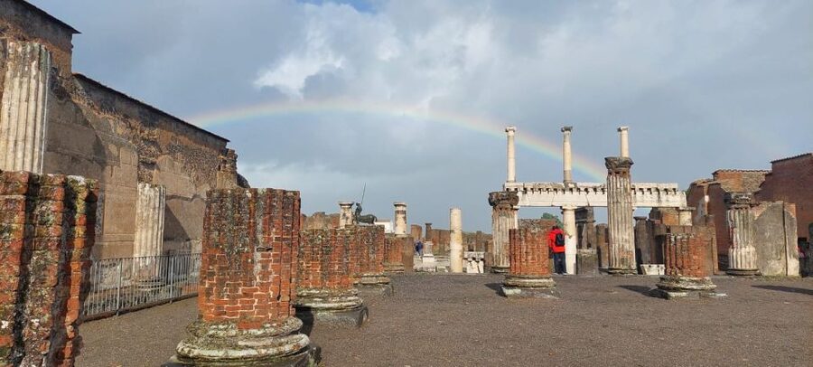 Pompeii Sunset tour for small group - The first look at Pompeii’s public center
