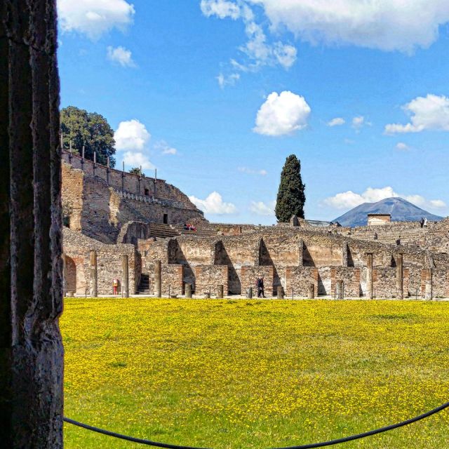 Pompeii Sunset tour for small group - Walking Via dell’Abbondanza