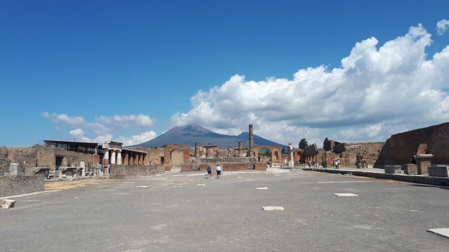 Pompeii Sunset tour for small group - Terme Stabiane and the Lupanare