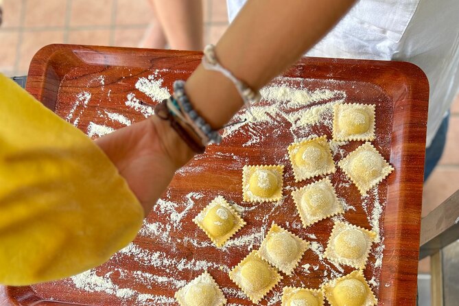 Pompeii Tour and Cooking Class with Mamma - Lunch with wine and a view of Vesuvius