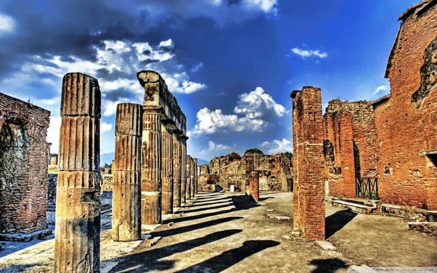 Pompeii: Tour for Children - Walking through the forum and Roman public life