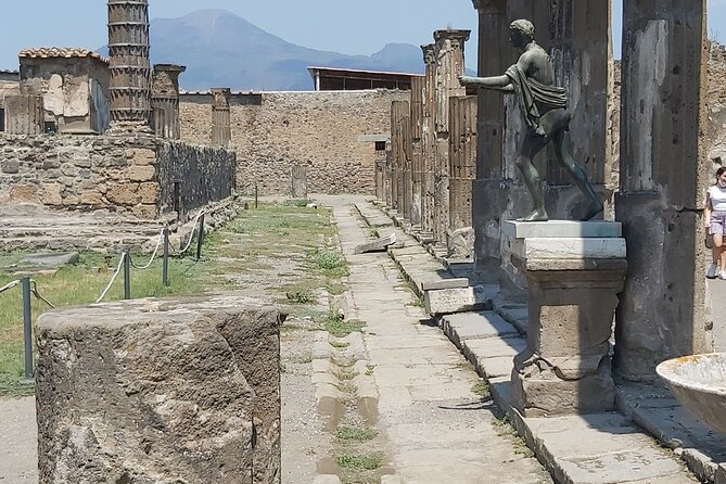 Pompeii tour with archaeologist - Via dell’Abbondanza and Pompeii’s street plan