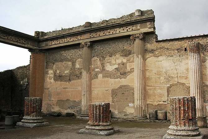 Pompeii tour with archaeologist - Basilica, Apollo, and the city’s religious life