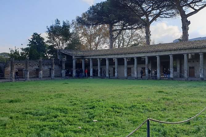 Pompeii tour with entrance ticket! - How the augmented reality visor changes the visit