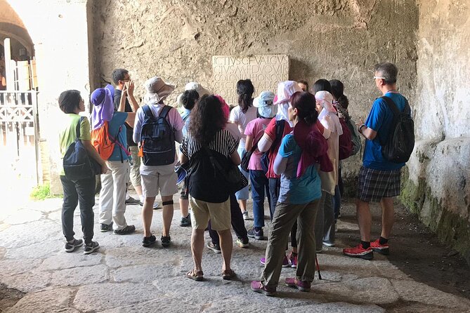 Pompeii Tour with experienced guide - Shops along the main street