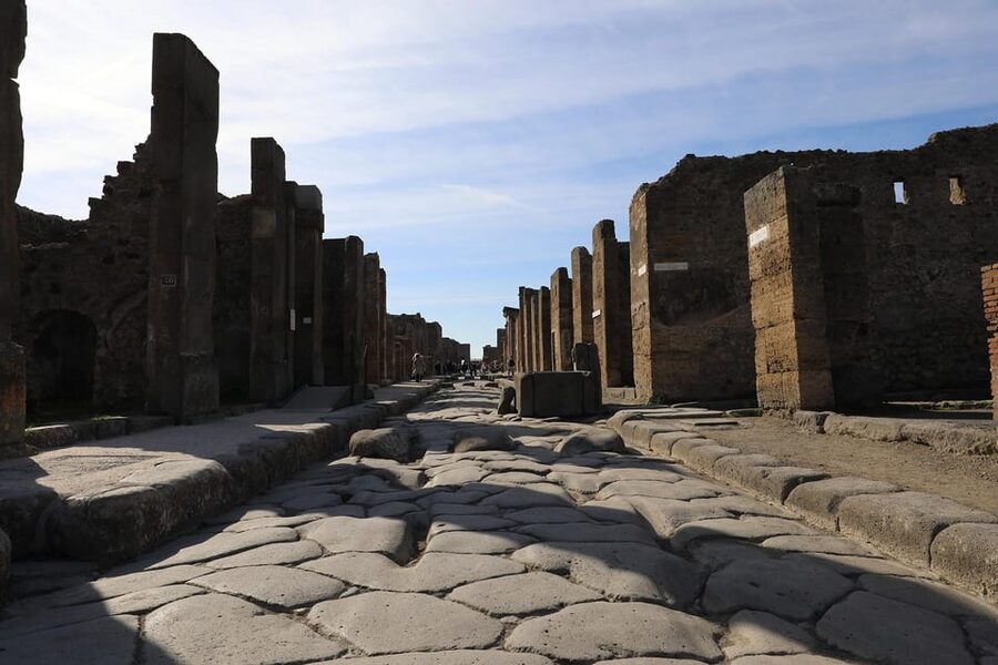 Pompeii & Vesuvius - Why pair Pompeii with Vesuvius?