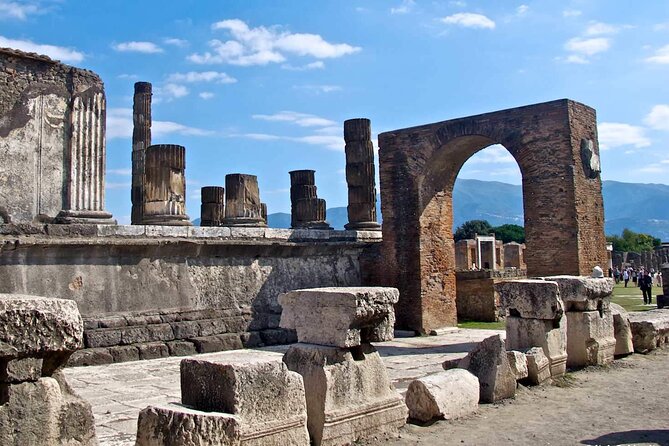 Pompeii, Vesuvius & Wine Tasting - A relaxed finish at Cantina Del Vesuvio