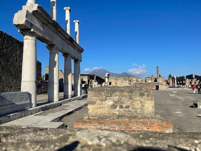 Pompeii-Vesuvius & Winery All Inclusive Tour From Positano - Pompeii: two hours inside a city frozen by disaster