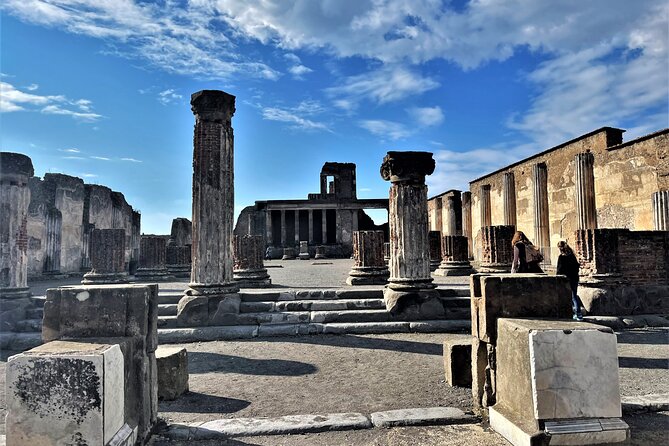 Pompeii & Vesuvius with Lunch & Wine Tasting from Amalfi Coast - Starting early from Positano