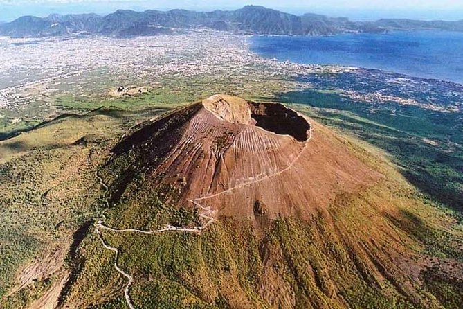 Pompeii & Vesuvius with Lunch & Wine Tasting from Positano - How much value do you get for $324.64?