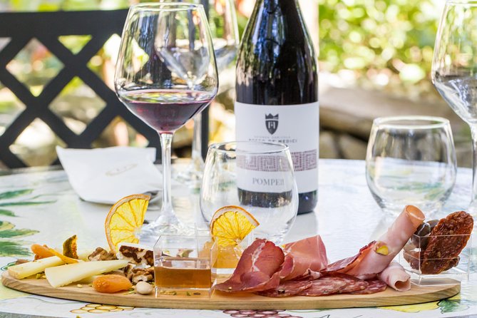 Pompeii Vineyard Escape: Private Wine Tasting & Lunch - The lunch under the grapevines