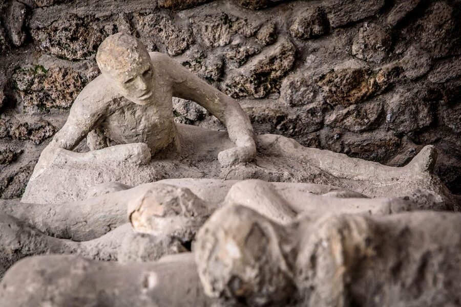 Pompeii VIP 3h Tour: Skip-the-line with your Archaeologist - Theaters and the public side of entertainment