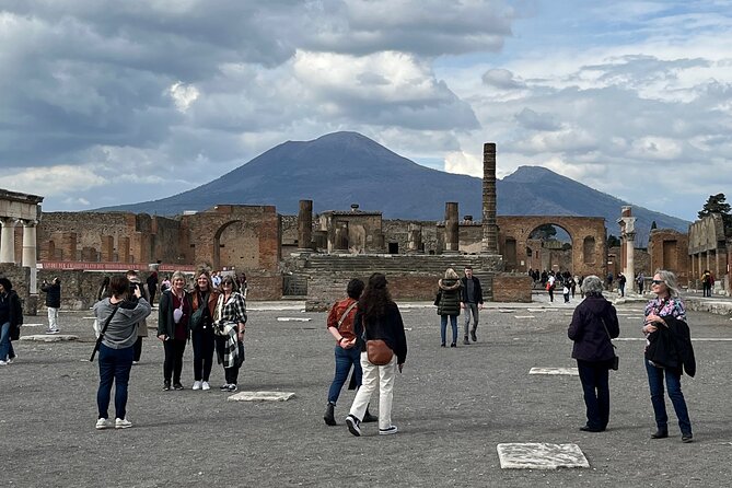 Pompeii walking tour (2hrs) - Frescoes, marble, and the human scale of the ruins