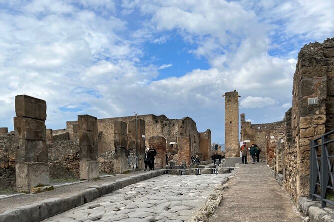 Pompeii walking tour (2hrs) - A private format that keeps the visit personal