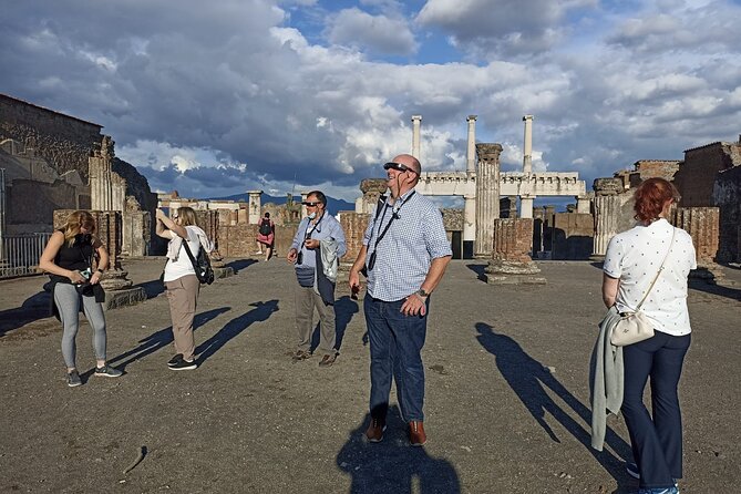Pompeii: walking tour with 3D glasses and with entrance ticket - Who will enjoy this Pompeii experience?