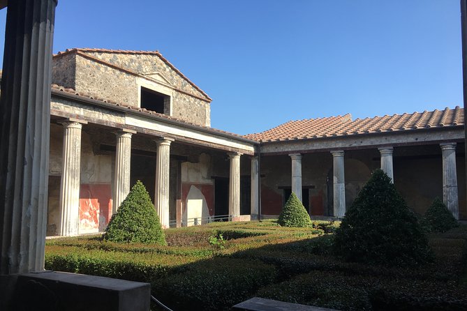 Pompeii with an archaeologist, small group!!! - Entering a Roman city buried in 79 AD