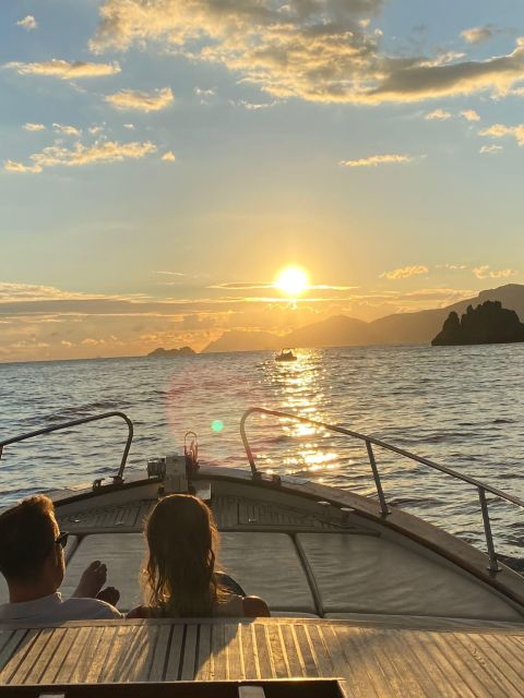 Positano: Amalfi Coast Sunset Group Boat Tour with Prosecco - Key points to know before you book
