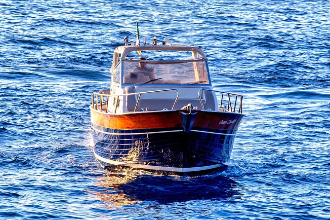 Positano e Amalfi exclusive cruise - Fiordo di Furore from the water