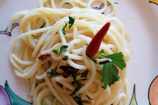 Positano Spaghetti experience - Cooking With Emily and Genny in Montepertuso