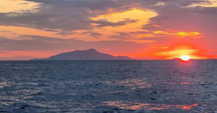 Private 2-Hour Boat Tour Along the Sorrento Coast - Two hours along Sorrento’s rocky shore