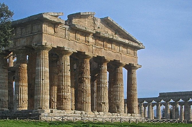 Private 2 Hour Paestum Tour - Walking through the Archaeological Park