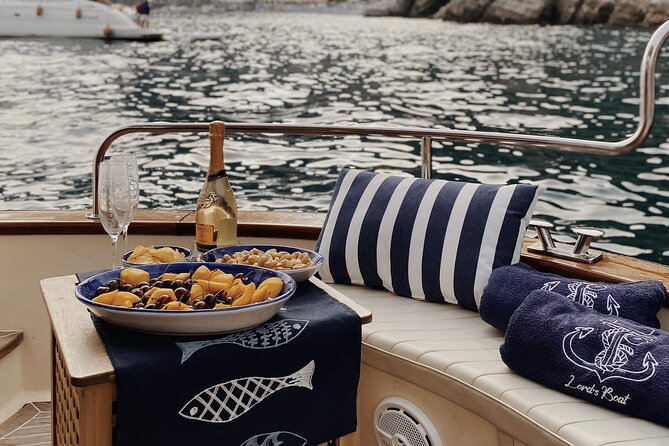 Private boat tour along Amalfi Coast - Praiano and the first grotto