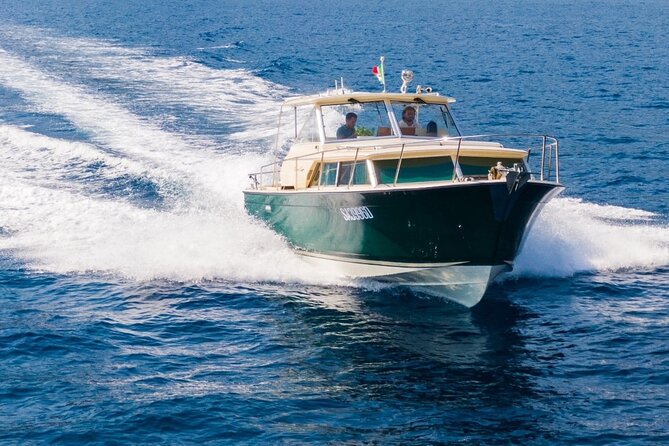 Private boat tour along the Amalfi Coast or Capri from Salerno - A private boat day instead of a fixed sightseeing schedule