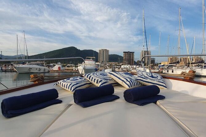 Private Boat Tour Amalfi Coast or Capri - Conca dei Marini and lunch beside the water