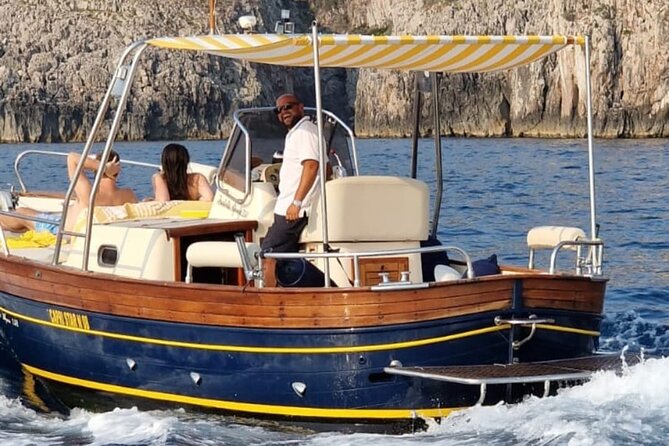 Private boat tour Capri Full day - The Faraglioni photo stop