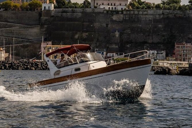 Private Boat Tour Sorrento to Positano & Amalfi–Typical Gozzo 750 - What the private format is worth