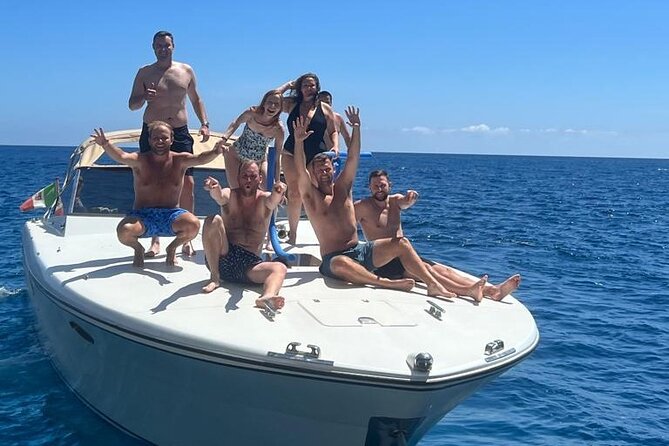 Private boat tour to Capri - Why seeing Capri by private boat makes sense