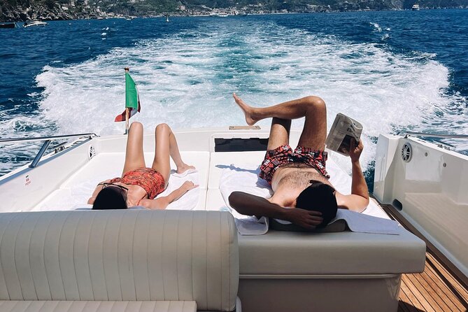 Private boat tour to Capri - White Grotto and the changing color of the water