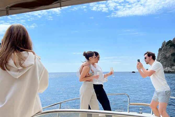 Private Boat Tour to Capri's Hidden Gems with Local Skipper - Thirty minutes in the Green Grotto