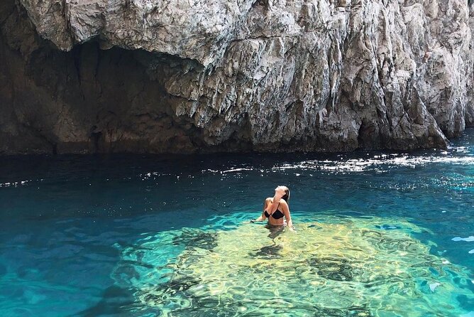 Private boat trip to Capri - The Natural Arch and the final coastal views
