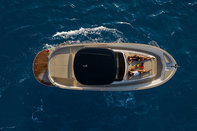 Private Capri Boat Tour in a Luxury Gozzo Apreamare 35ft - Who should book this Capri boat tour?