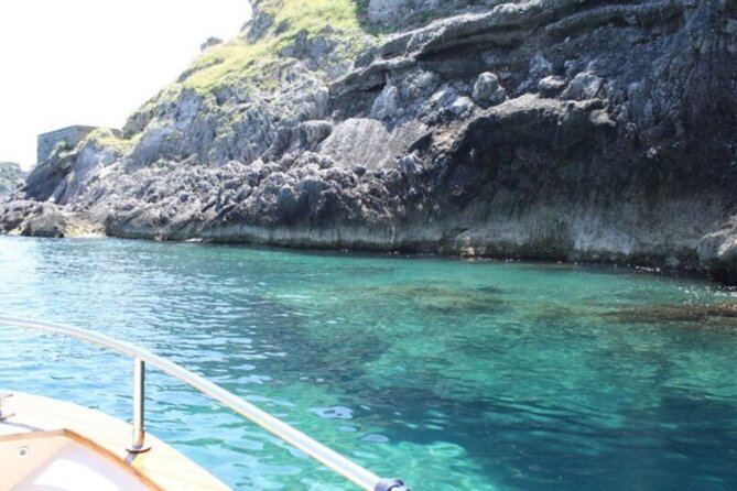 Private Capri Luxury Boat Experience: Cruise, Swim & Sunbathe - Lunch is flexible, but not part of the price