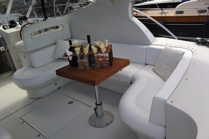 Private Cruise around Capri - yacht 40' - Marina Piccola and the Faraglioni Rocks