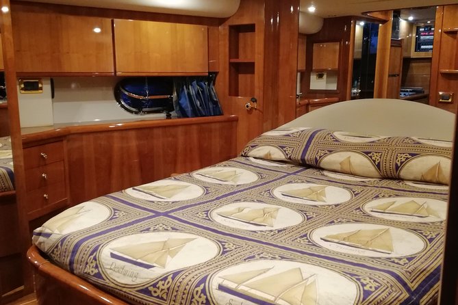 Private Cruise around Capri - yacht 50' - Who will enjoy this Capri charter most