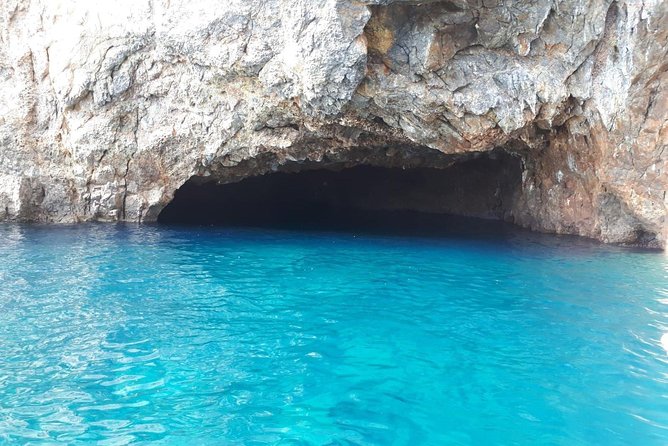 Private Full-Day Guided Boat Tour at the Amalfi Coast - Swimming in caves and quiet inlets