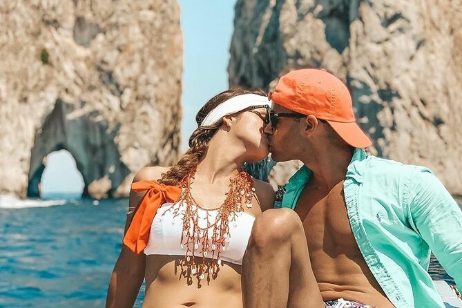Private Gozzo Boat Tour of Capri Island - A relaxed crew and useful communication