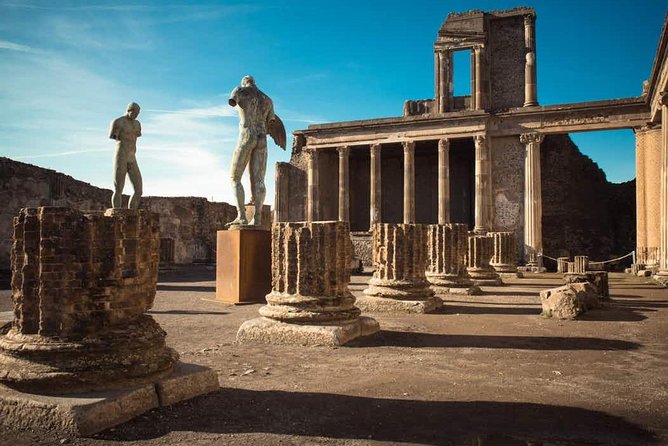 Private Guided Tour Of Capri - Sorrento & Pompeii - Sorrento by sea and road