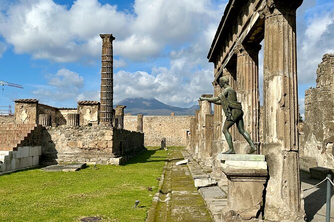 Private Guided Tour of Pompeii Excavations - What the two-hour route can teach you