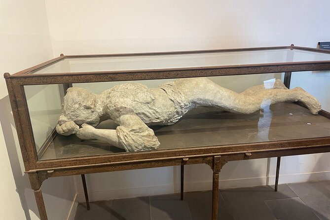 Private Guided Tour of Pompeii Excavations - English communication and the value of good storytelling