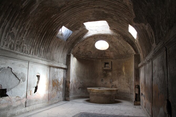 Private half-day tour with expert guide in the archaeological site of Pompeii - What the guide adds to the ruins
