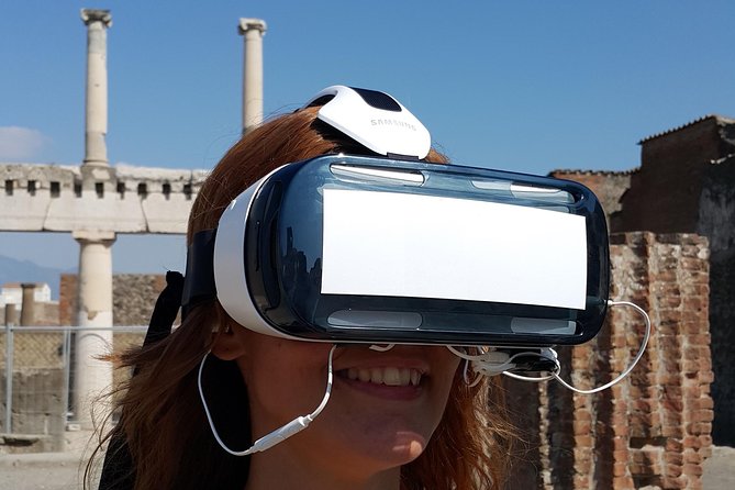 Private Pompeii Tour with 3D Virtual Reality Headset - Tour Assistant Only - Walking Through the Archaeological Park