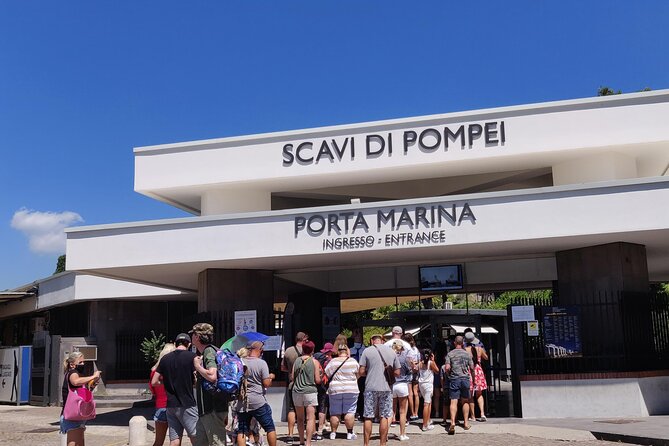 Private Sorrento, Positano and Pompei Tour - Positano: one hour on the vertical coast